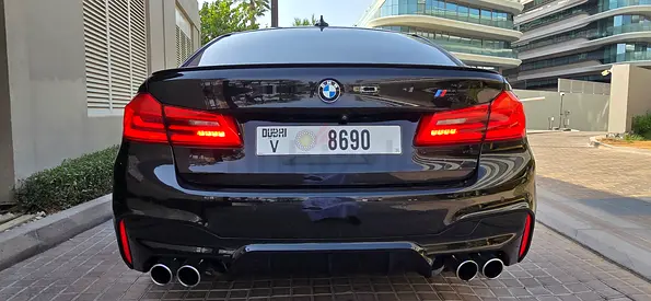 BMW M5 600HP LOW DRIVEN ACCIDENT FREE ORIGINAL PAINT WITH 3 KEYS IN MINT CONDITION
