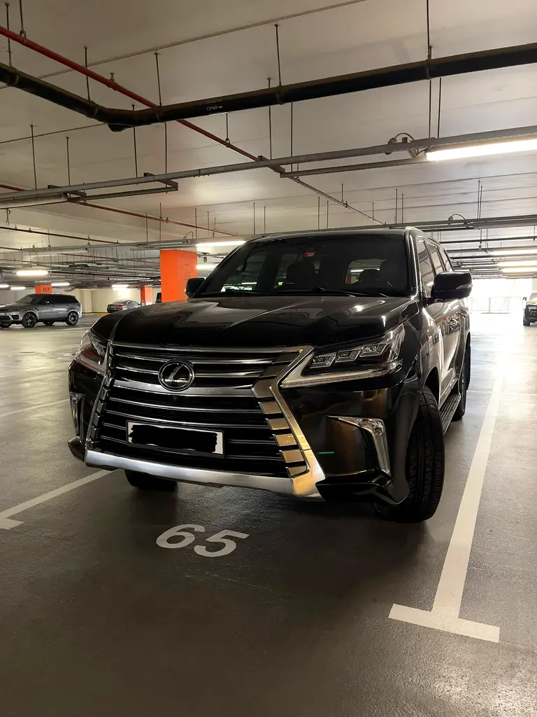 Lexus LX-Series 2016 — photo 1 of 6