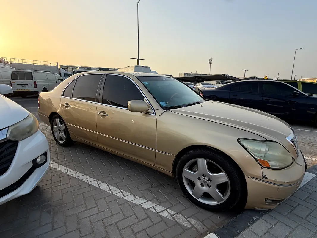 Lexus LS-Series 2004 — photo 1 of 11
