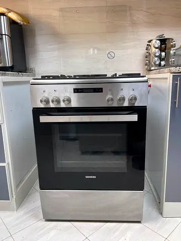 Siemens Gas Cooker - Excellent Condition