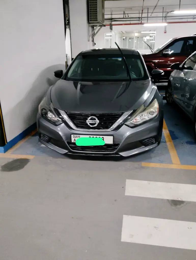 Nissan Altima 2016 — photo 1 of 3