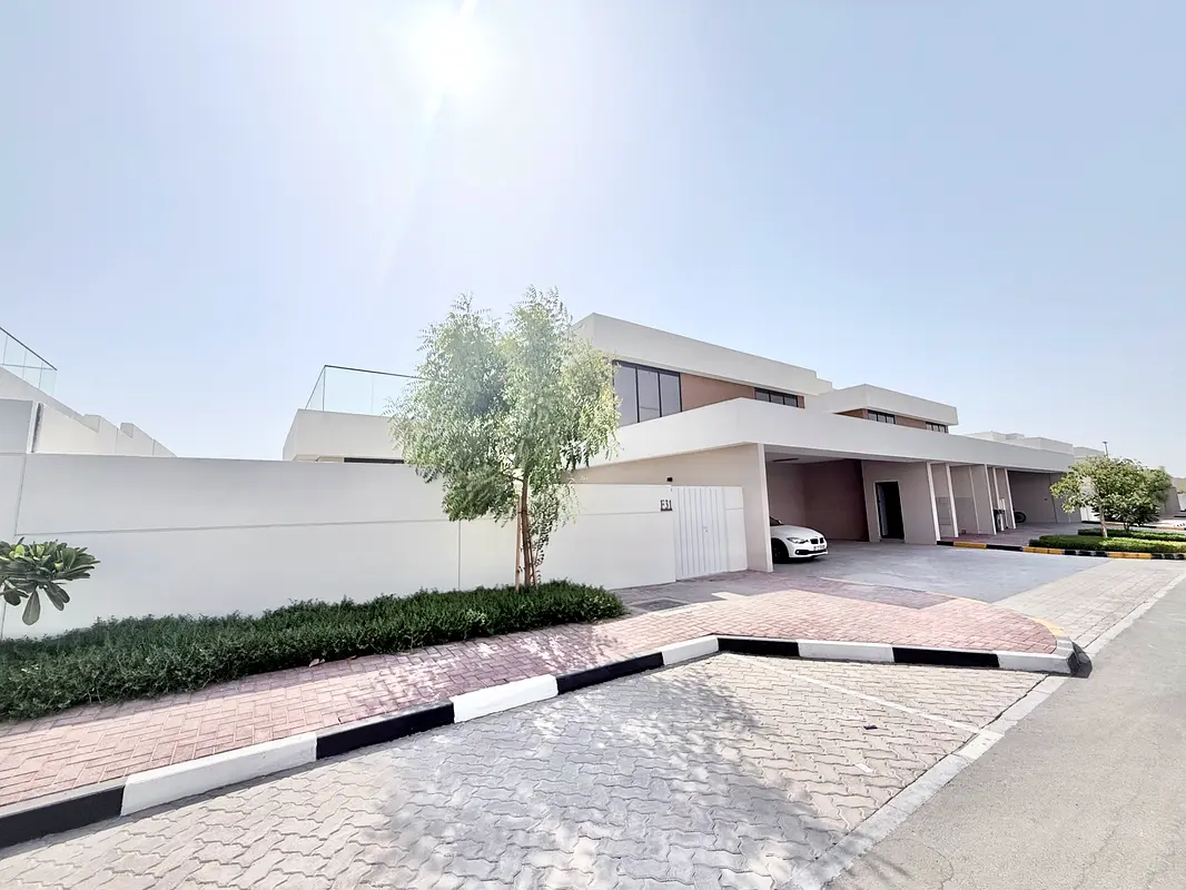 Luxury 5BHK Villa | Maid & Driver Room | Covered Parking | Garden City | 4 Cheques