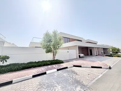 Luxury 5BHK Villa | Maid & Driver Room | Covered Parking | Garden City | 4 Cheques