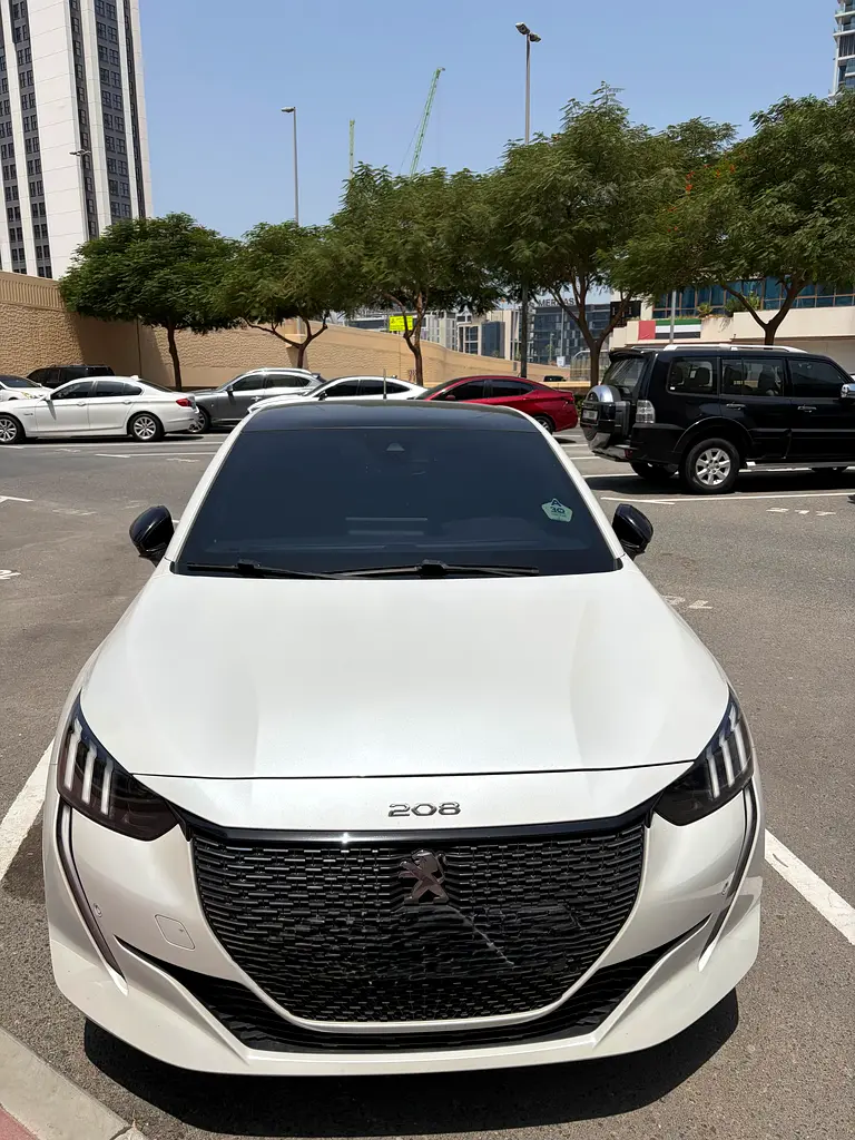 Peugeot 208 2023 — photo 1 of 7
