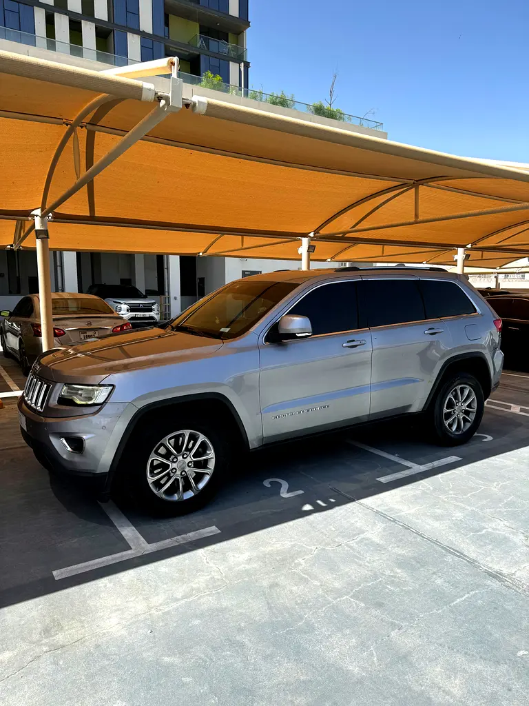 Jeep Grand Cherokee 2015 — photo 1 of 10
