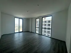 VACANT | UNFURNISHED | SPACIOUS | STREET VIEW