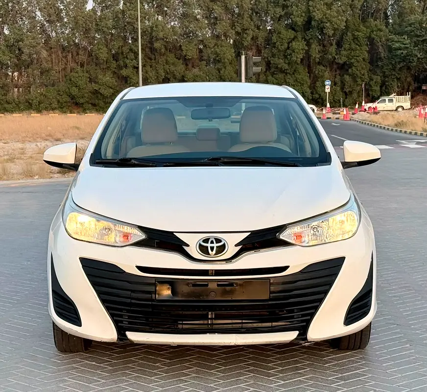 Toyota Yaris 2019 — photo 1 of 16