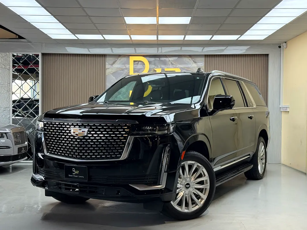 Cadillac Escalade 2024 — photo 1 of 20