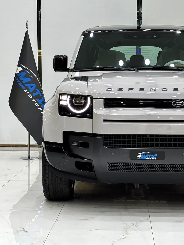 Land Rover Defender 2026