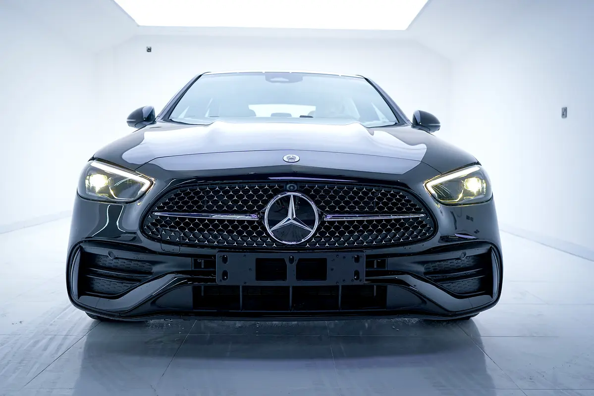 Mercedes-Benz C-Class 2026 — photo 1 of 9