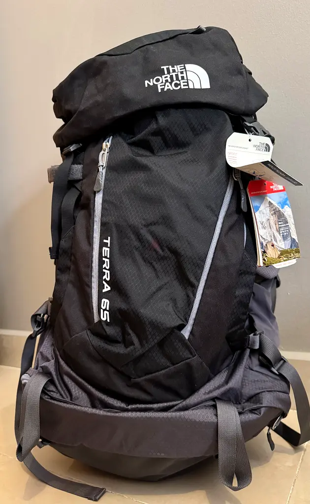 north face black terra 65 backpack The Backpack, TNF Black/Asphalt Grey-NPF, Small/Medium way zip that runs the length of the pack Scored a North Face Terra