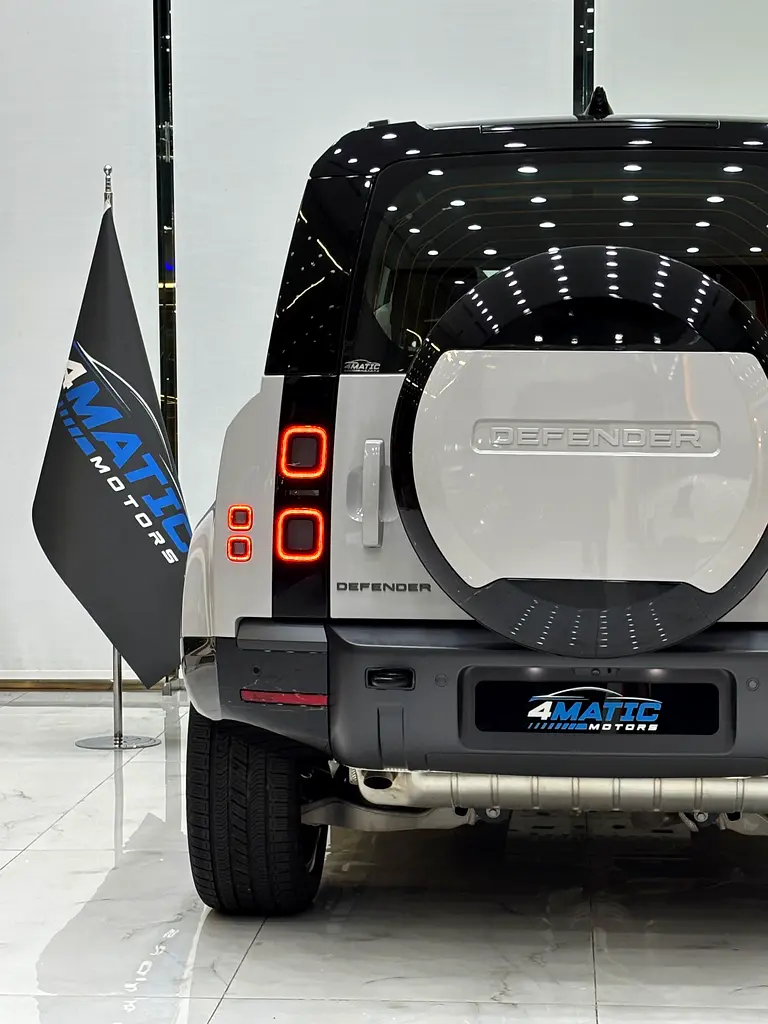 Land Rover Defender 2026