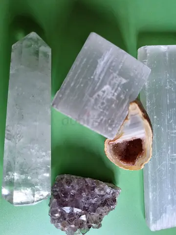 CRYSTAL BUNDLE FOR SALE - 🔮 Spiritual Growth Calm (5pcs)