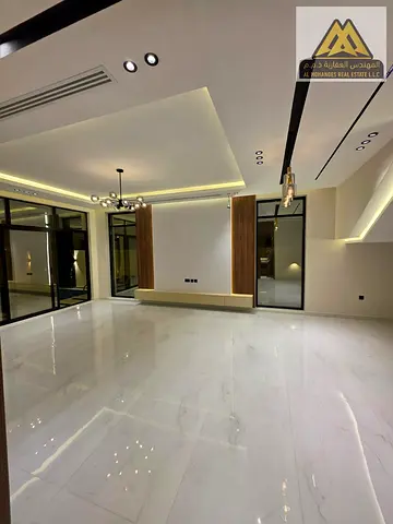 A great opportunity to rent a stylish villa with a modern design and spacious areas, located in Al Hiliyo, offering the highest levels of comfort and
