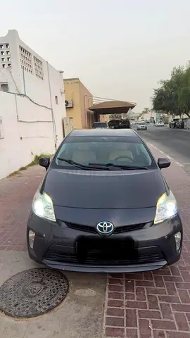 Toyota Prius Eco 2014 - Excellent Condition
