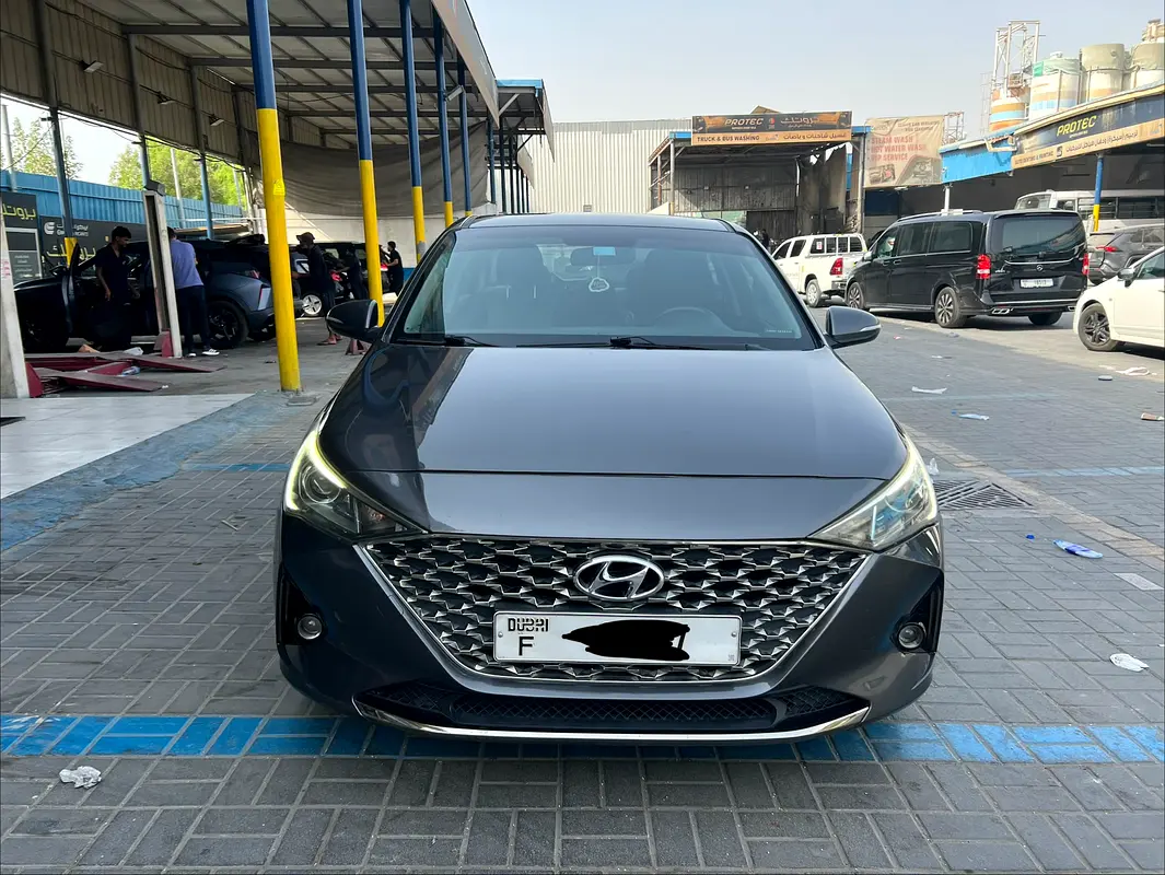 Hyundai Accent 2023 — photo 1 of 13