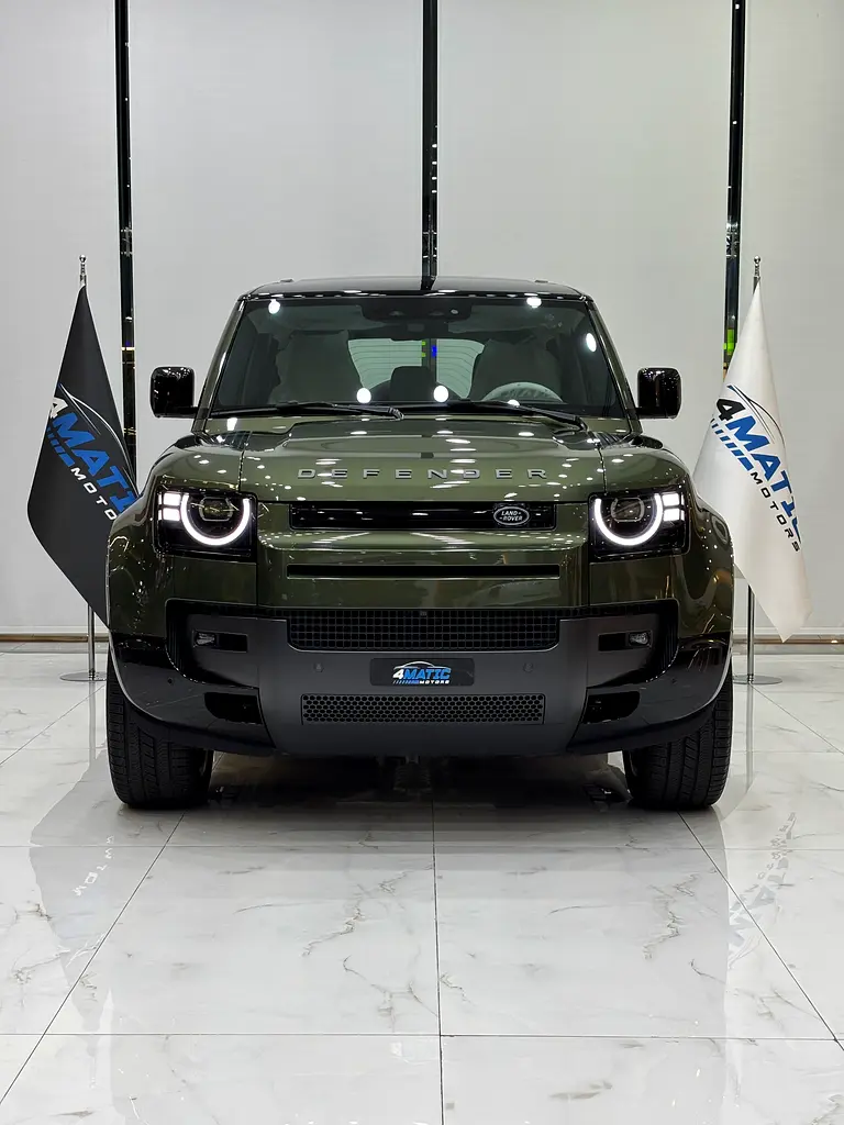 Land Rover Defender 2026 — photo 1 of 17