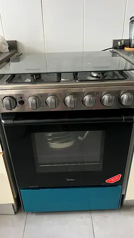 Midea Gas Cooker with 4 Burners and Oven
