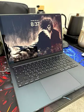 MacBook Air M2 2022, 8Gb, 256Gb comes with Incase hardshell