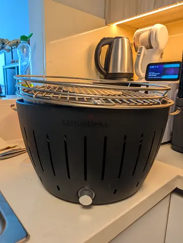 LotusGrill BBQ - Compact Indoor/Outdoor Grill