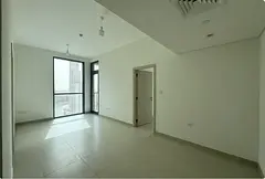 Vacant | Street View | Mid Floor