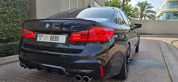 BMW M5 600HP LOW DRIVEN ACCIDENT FREE ORIGINAL PAINT IN MINT CONDITION