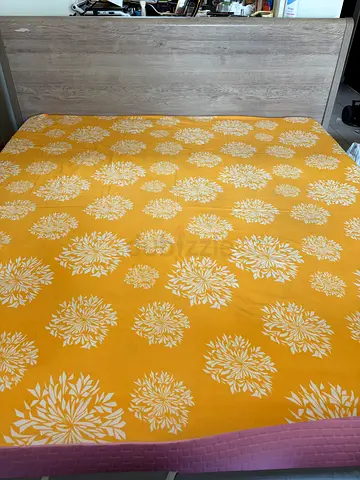 King size bed with 6 Mattress