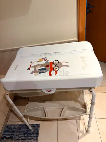 Baby Bath Station Set – Tub, Changing Table, Storage and Extra Bath Support inserted for baby