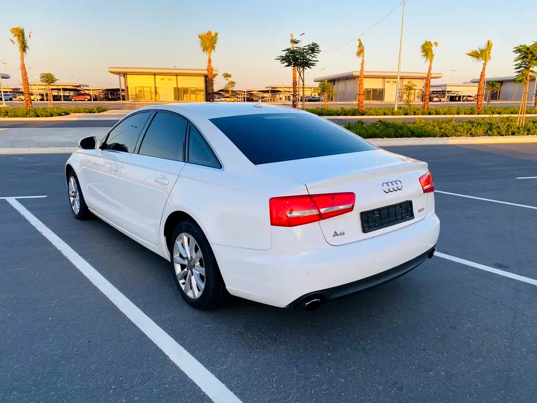 Audi A6 2014 — photo 1 of 3