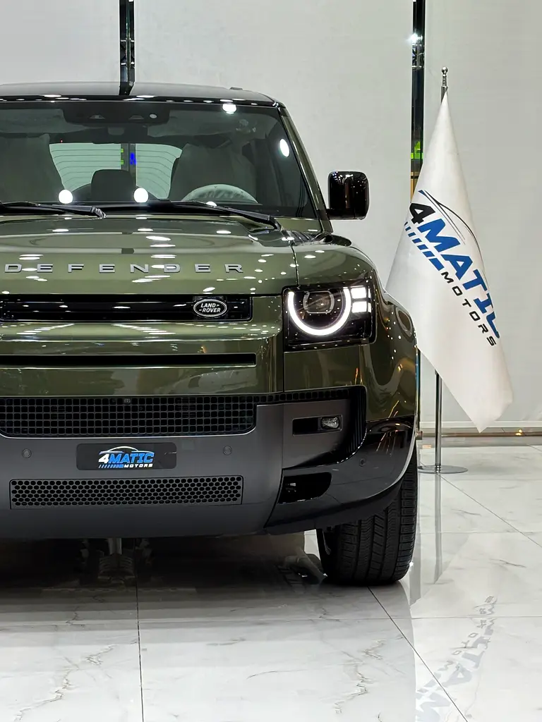 Land Rover Defender 2026
