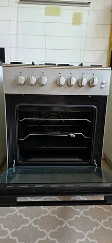 Used Haier freestanding gas oven with stove - good working condition