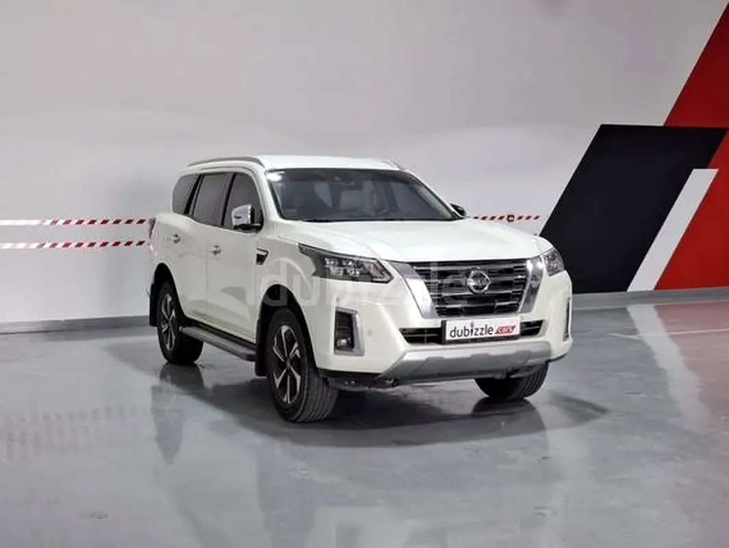 Nissan Xterra 2021 — photo 1 of 14