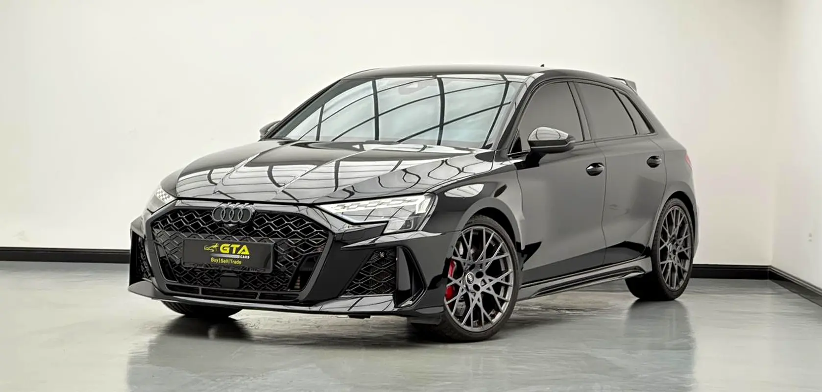 Audi RS3 2025 — photo 1 of 16