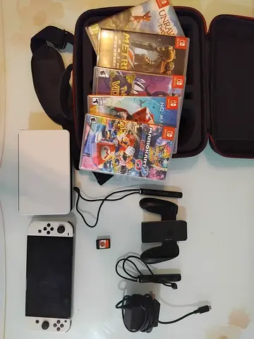 Nintendo Switch OLED(white)+6 top games+carrying case