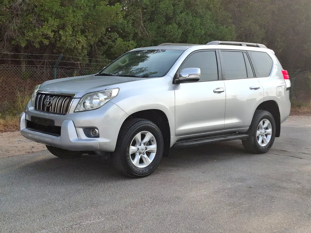Toyota Prado 2013 — photo 1 of 11