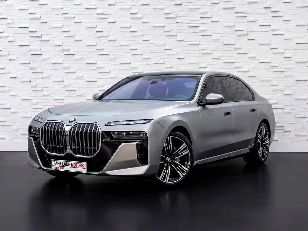 BMW 7-Series 2023 — photo 1 of 20