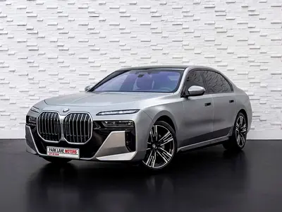 0% DOWN PAYMENT | ☀️ OFF-PEAK EDITION | BMW 735i | FRESH ARRIVAL | WARRANTY