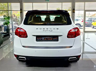 2014 Porsche CAYENNE photo 5