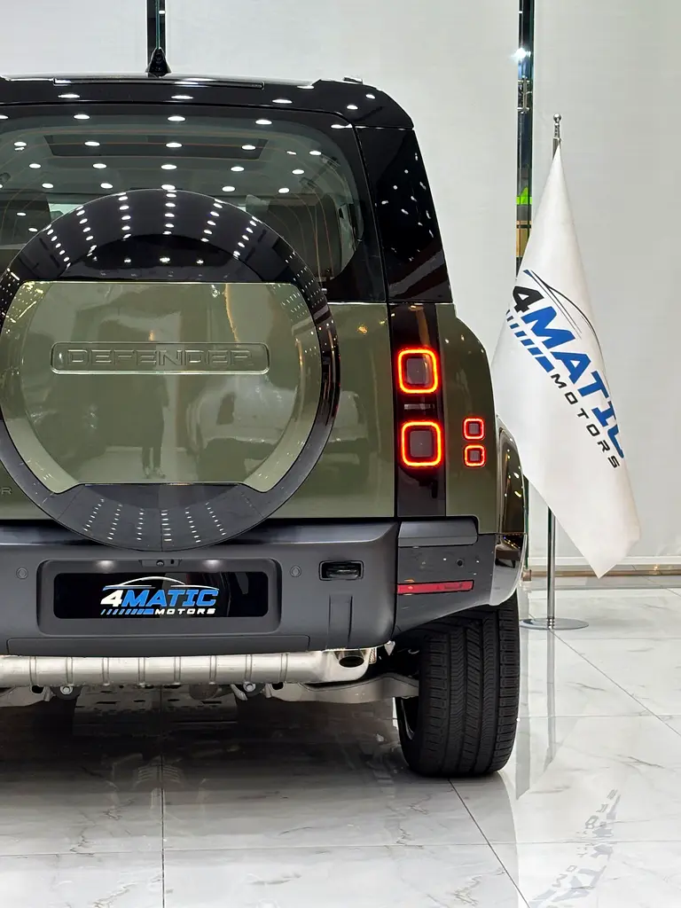Land Rover Defender 2026