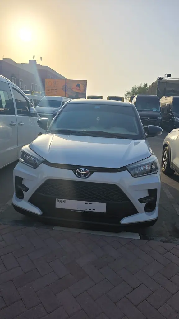 Toyota Raize 2023 — photo 1 of 8