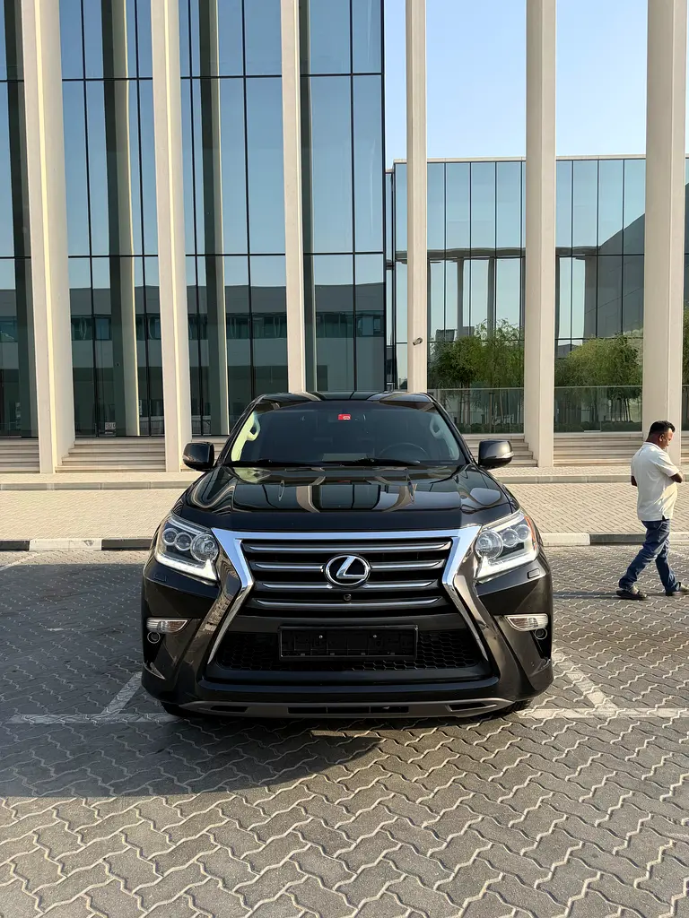 Lexus GX-Series 2019 — photo 1 of 20