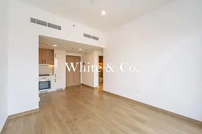 One Bedroom | POOL VIEW | Long term tenant
