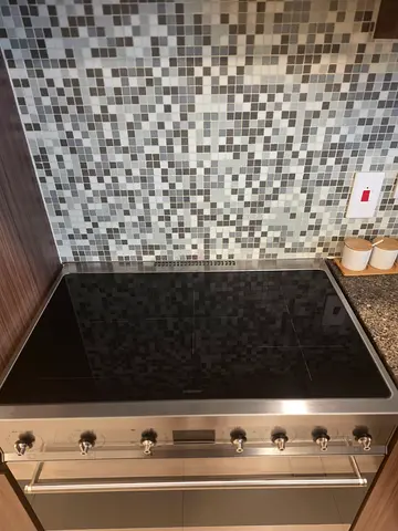 Smeg Cooker with Induction Hob - Full Electric (Under Store Warranty)