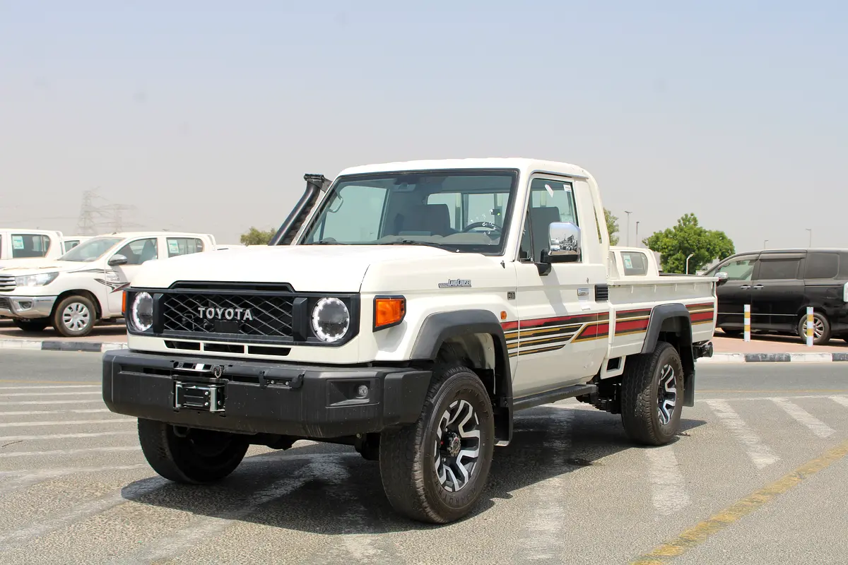 Toyota Land Cruiser 70 Series 2025 — photo 1 of 18