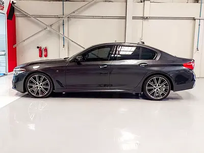2017 BMW 5-SERIES — миниатюра 5