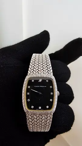 Vintage Nivada Premium Swiss womens Watch with Diamond Markers - Silver Mesh Bracelet black ⚫️ dial