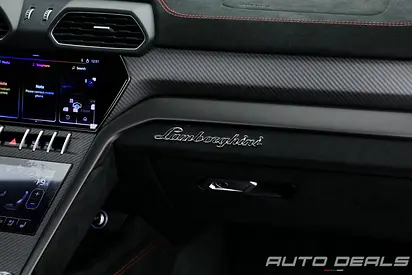 2024 Lamborghini URUS thumbnail 15