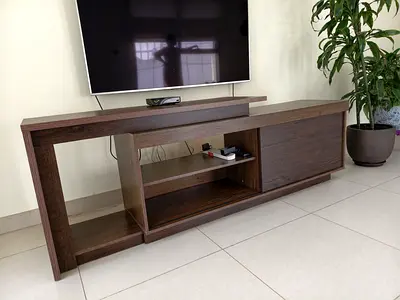 Extendable TV Cabinet/entertainment table in mint condition for sale!!