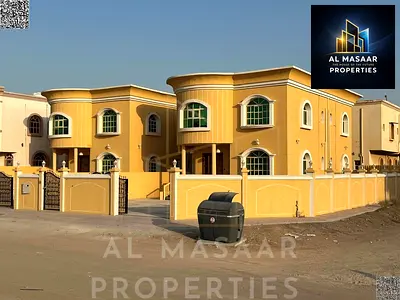 فليتين زاوية و عادية عمرهم 7 سنوات مجددين بالكامل مساحة الأرض 5160 قدم مربع. أنتهز الفرصة موقع ممتاز و سعر رائع