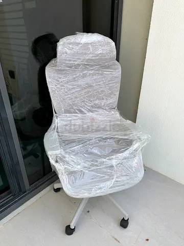 Office swivel chair with armrests – light grey, brand new condition